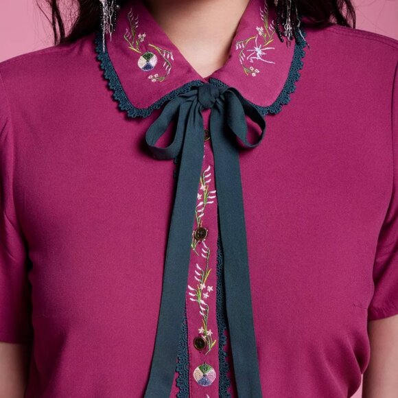 Her Universe Studio Ghilbi Howl's Moving Castle Blouse M Embroidered Floral NEW - Picture 2 of 15